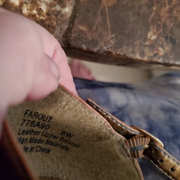 Naturalizer Leather closed toe chunky sandals camel tan 8W Farout 4" heel - Picture 9 of 11